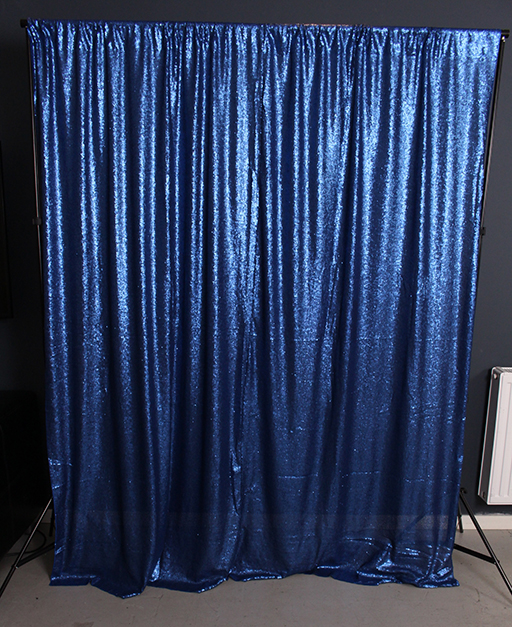 Glitterbackdrop (blå) – Glittrig backdrop (bild 1)