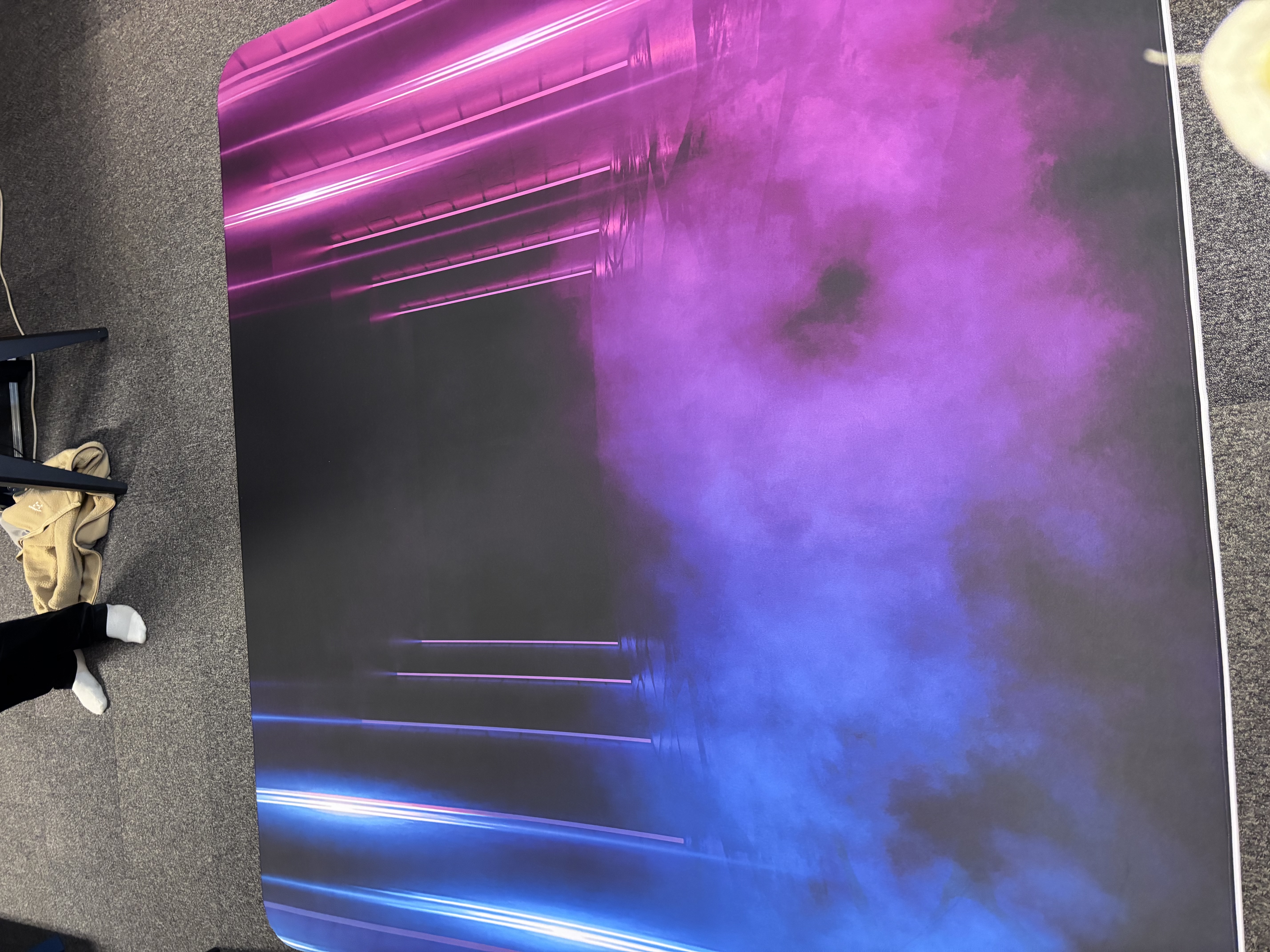Backdrop mirror - Neon light – Enklare backdrop (bild 1)